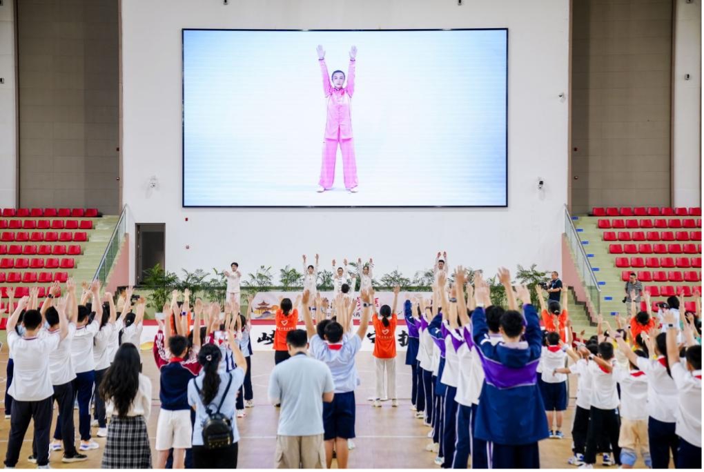 为中小学生定制中医药课程课本 中药材识别、中医养生常识等课程将进入重庆中小学2.jpg