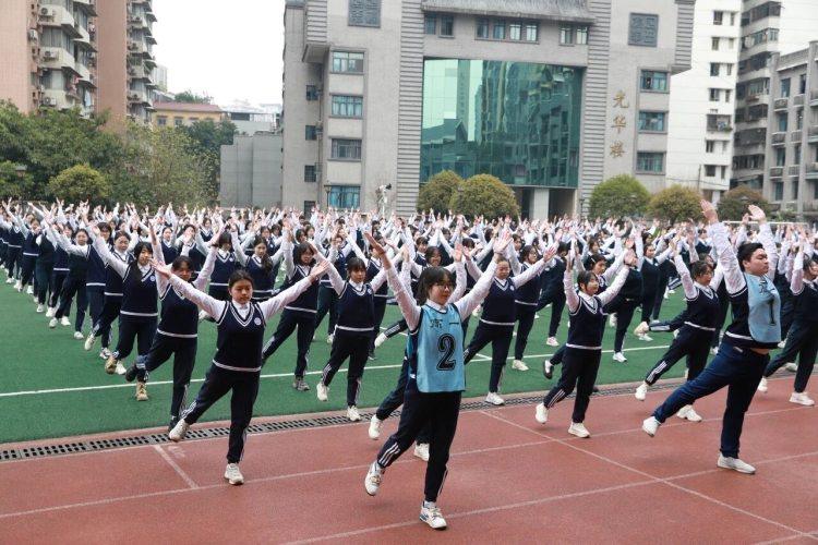 每天两小时体育活动 重庆中小学落实得如何了?1.jpg